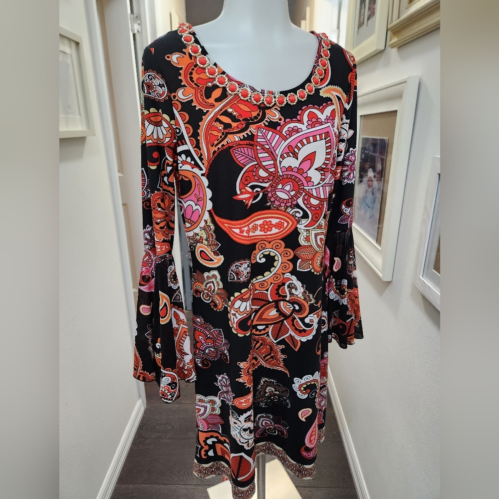 Dress - Picture 2 of 5